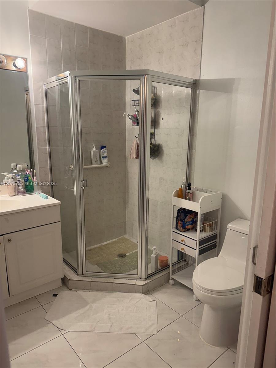 323 Navarre Ave # 301 — Photo 5