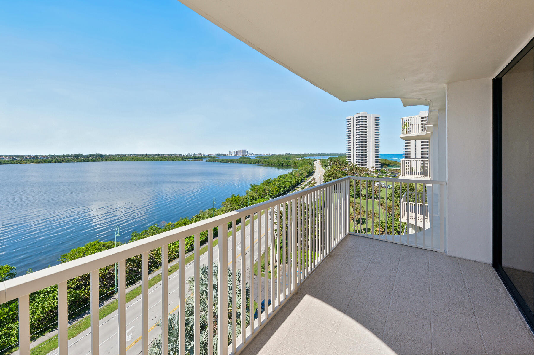 5480 N Ocean Drive — Photo 4
