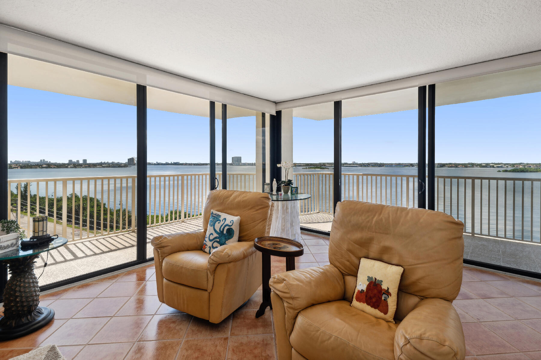 5480 N Ocean Drive — Photo 2