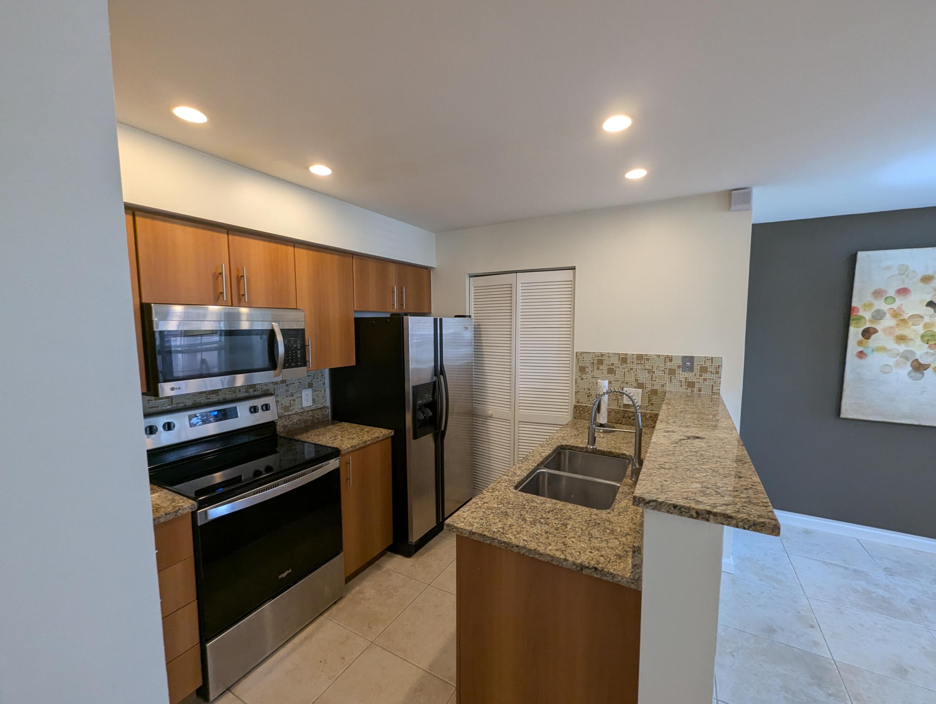 1335 CRYSTAL Way # E — Photo 2