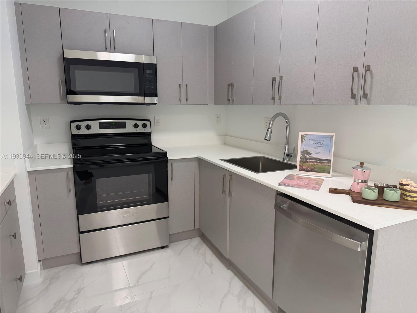 2306 E 4th ave # 303, Hialeah FL 33013