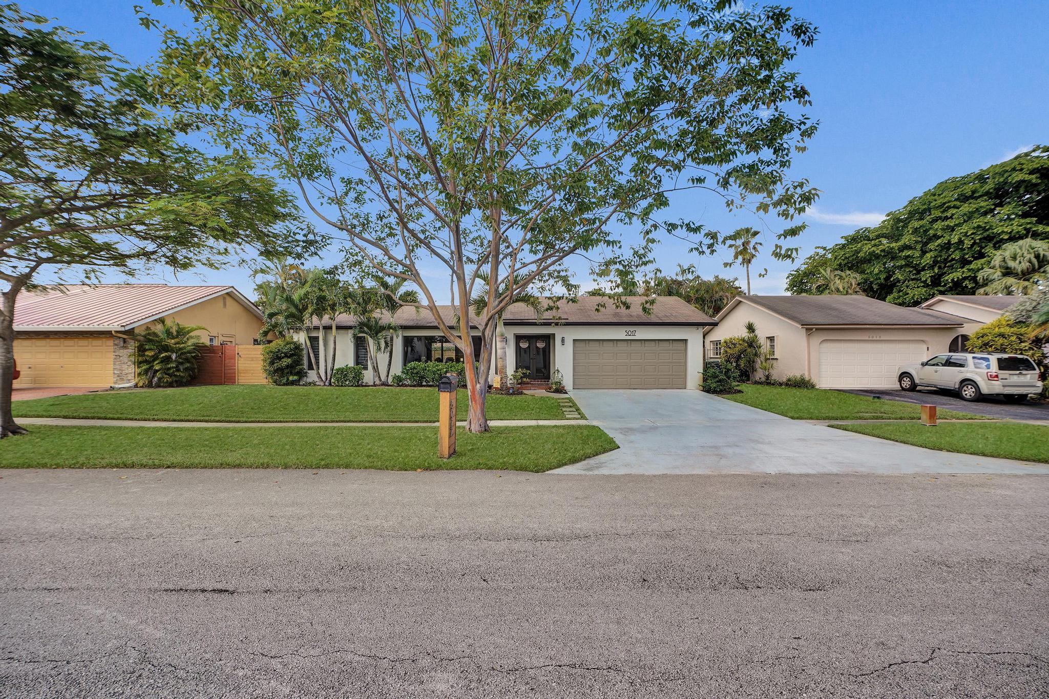 5017 SW 87TH Avenue — Photo 3