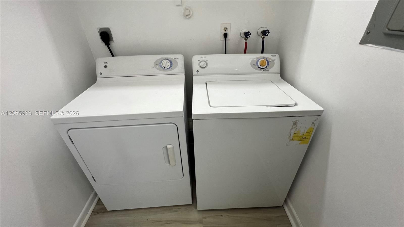 4235 SW 62nd Ave # W — Photo 4