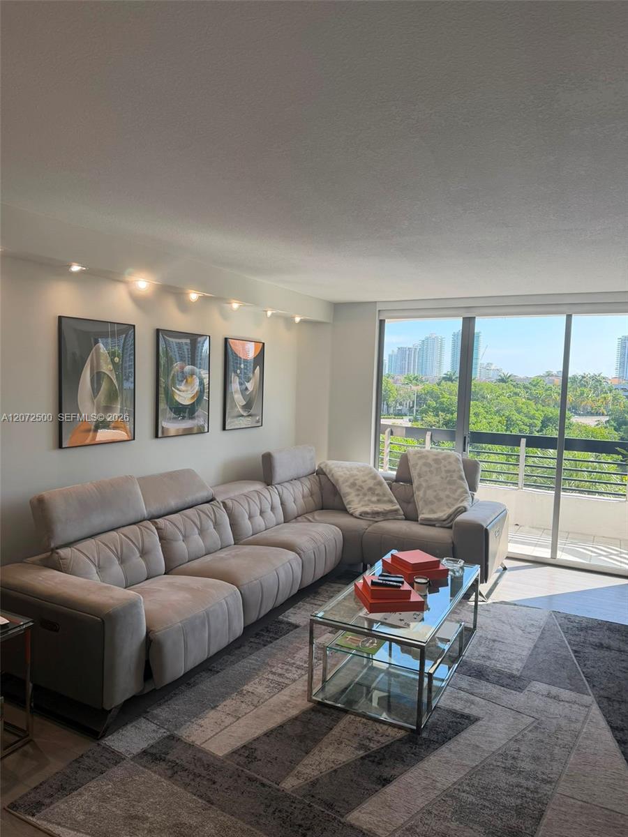 3400 NE 192nd St # 511 — Photo 4
