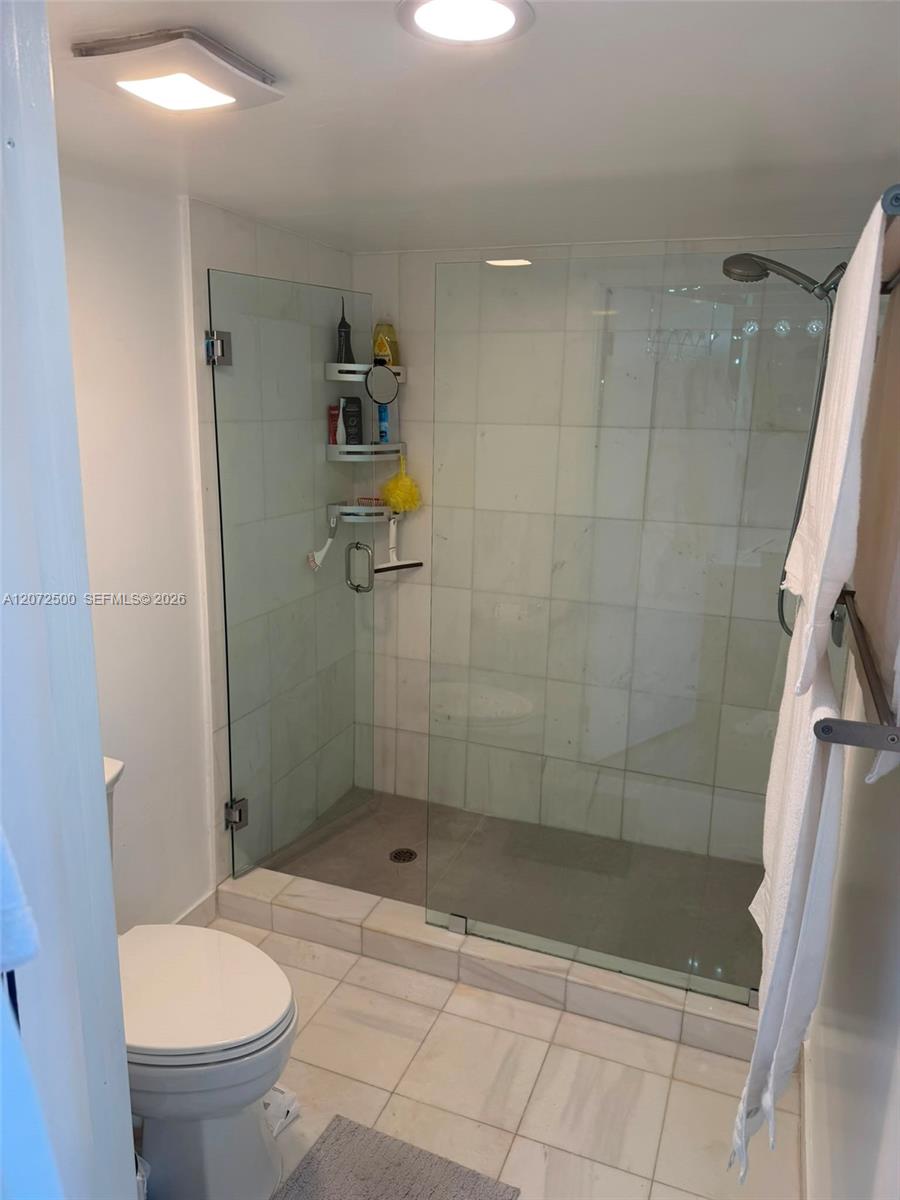 3400 NE 192nd St # 511 — Photo 5