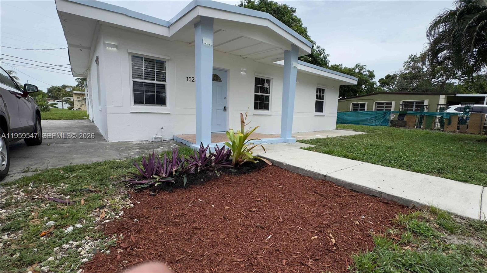 16221 E Bunche Park Dr, Miami Gardens FL 33054