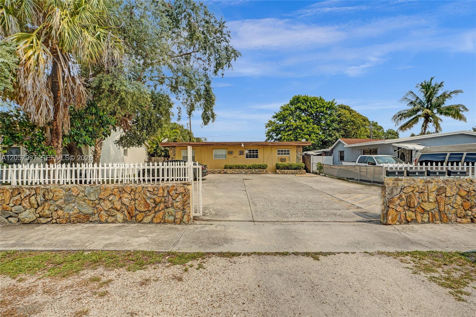 2525 Superior St # 4, Opa-Locka FL 33054