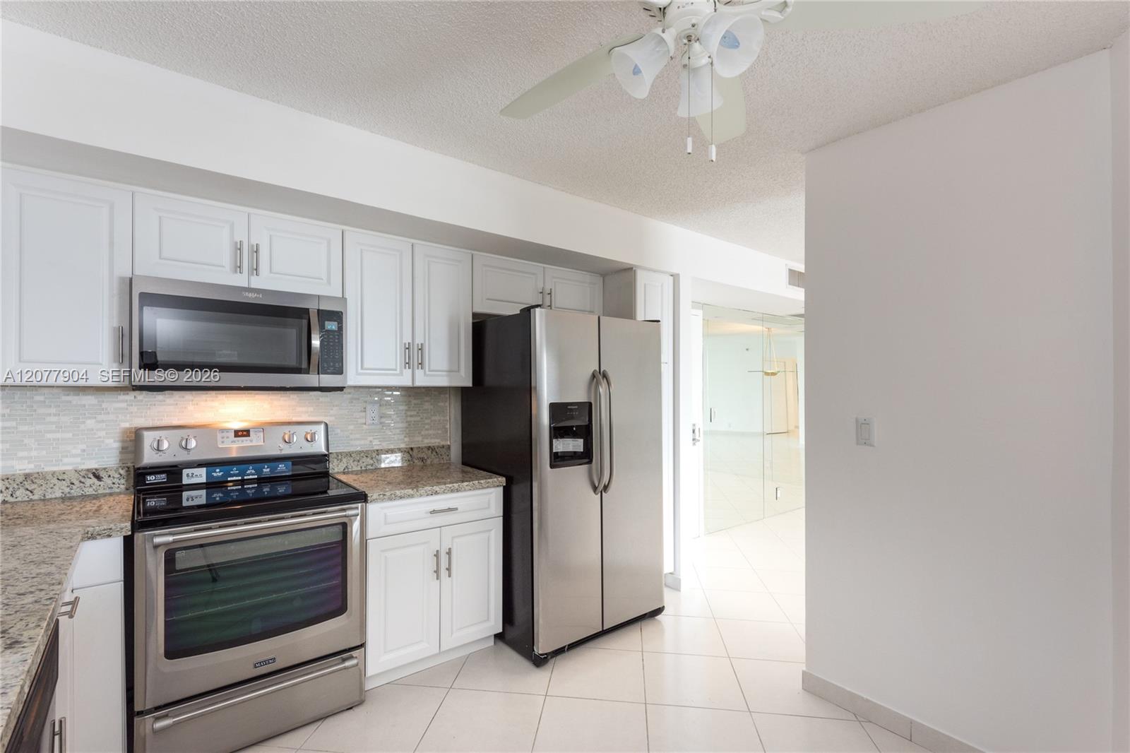 3500 MYSTIC POINTE DR # 2202 — Photo 4