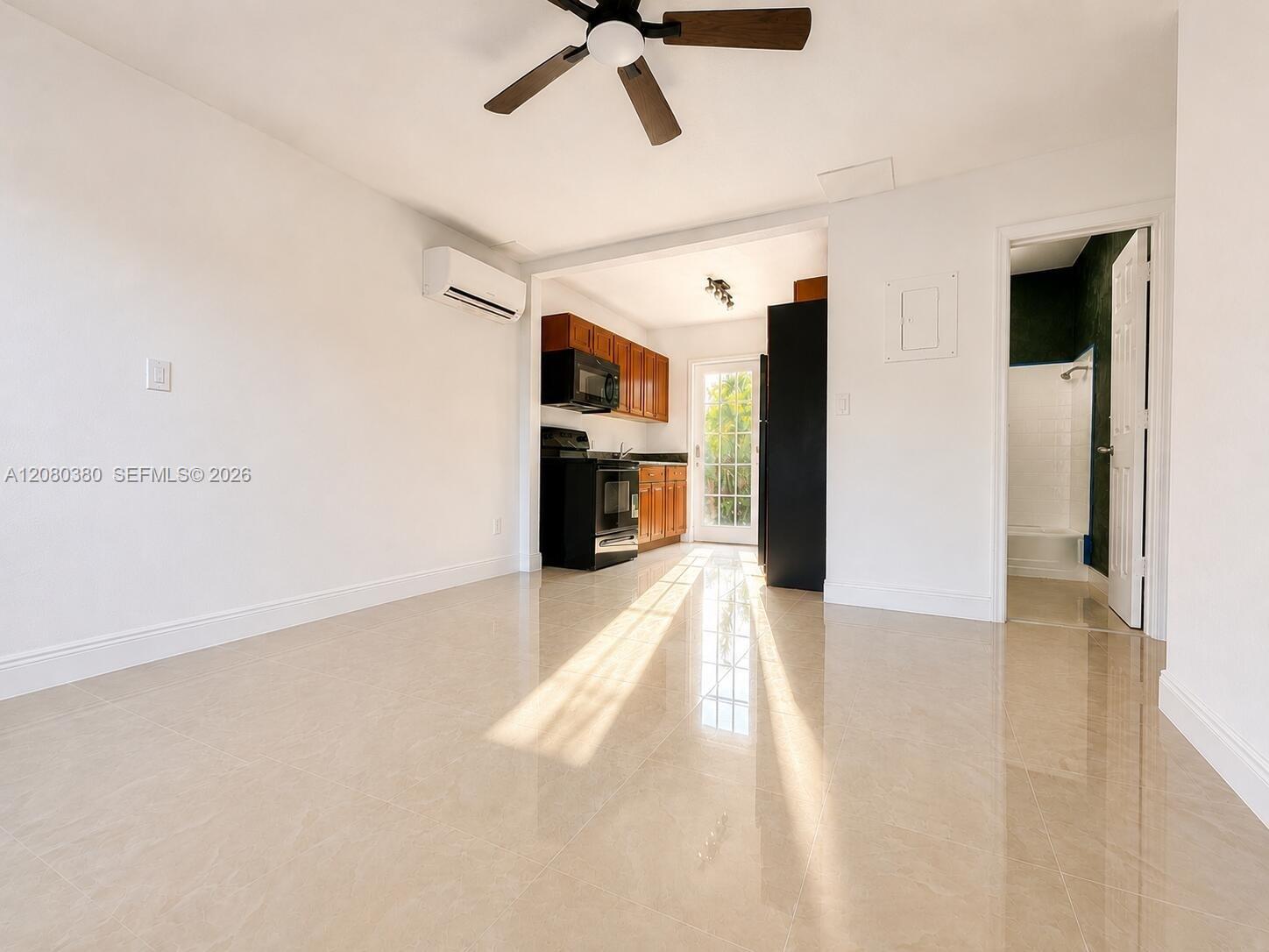 5264 NE 20th Ave — Photo 5