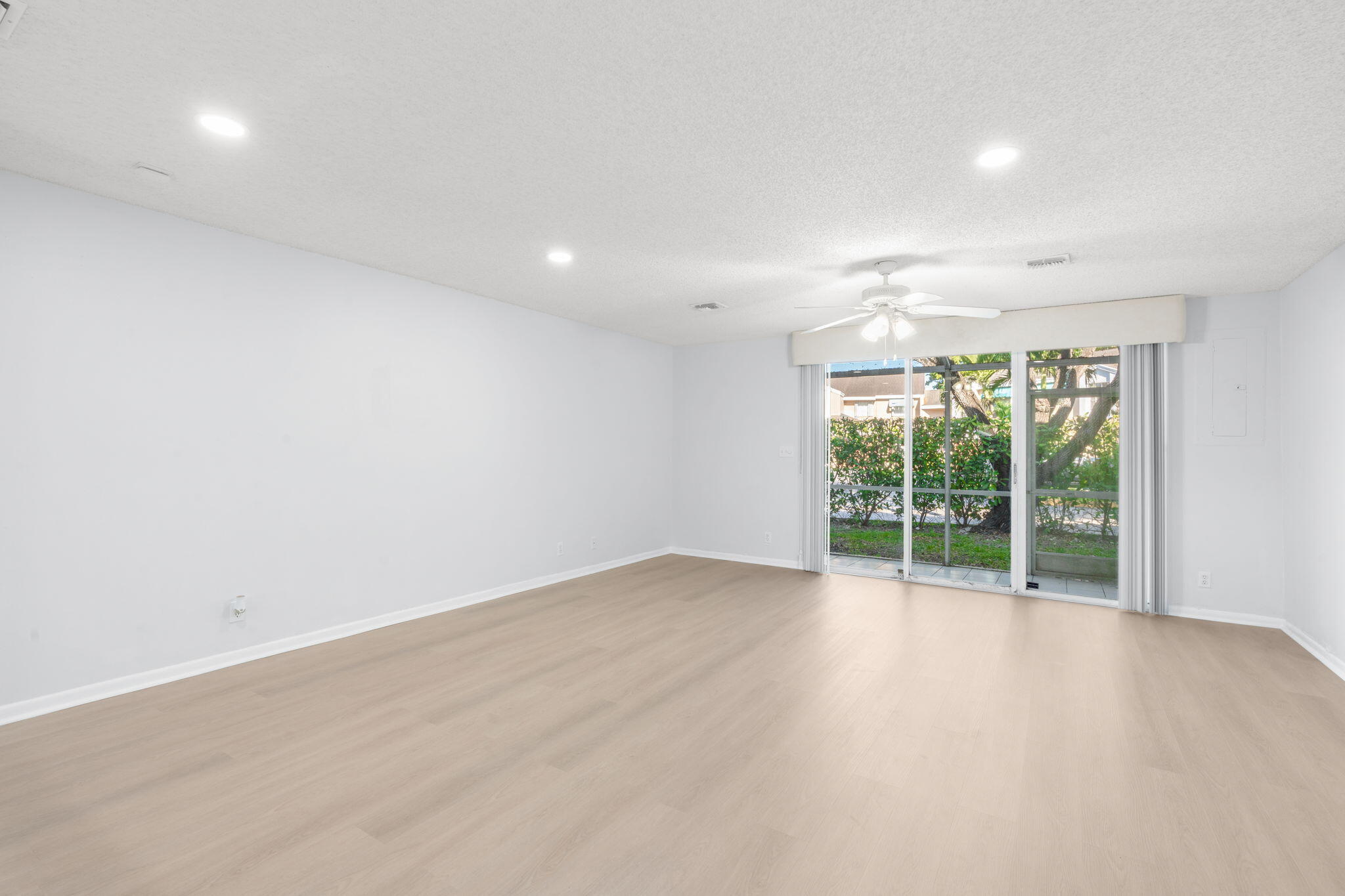 7107 Woodmont Way — Photo 5