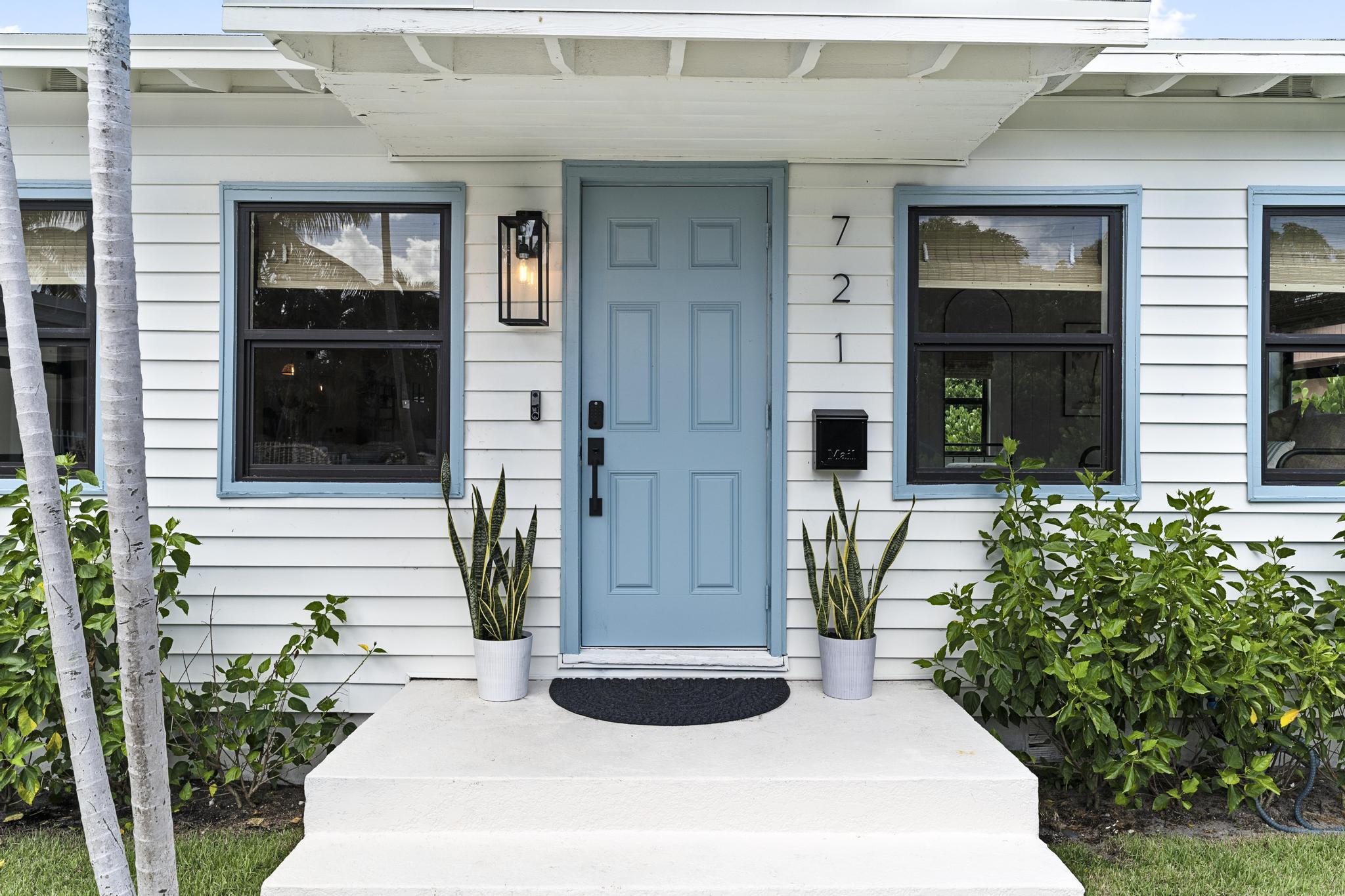 721 Dobbins Street — Photo 2