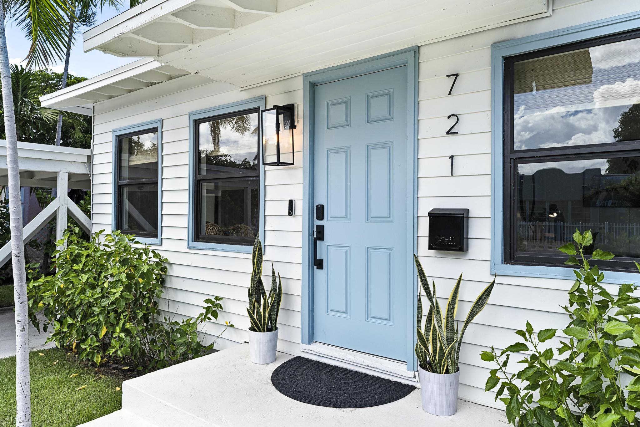 721 Dobbins Street — Photo 3
