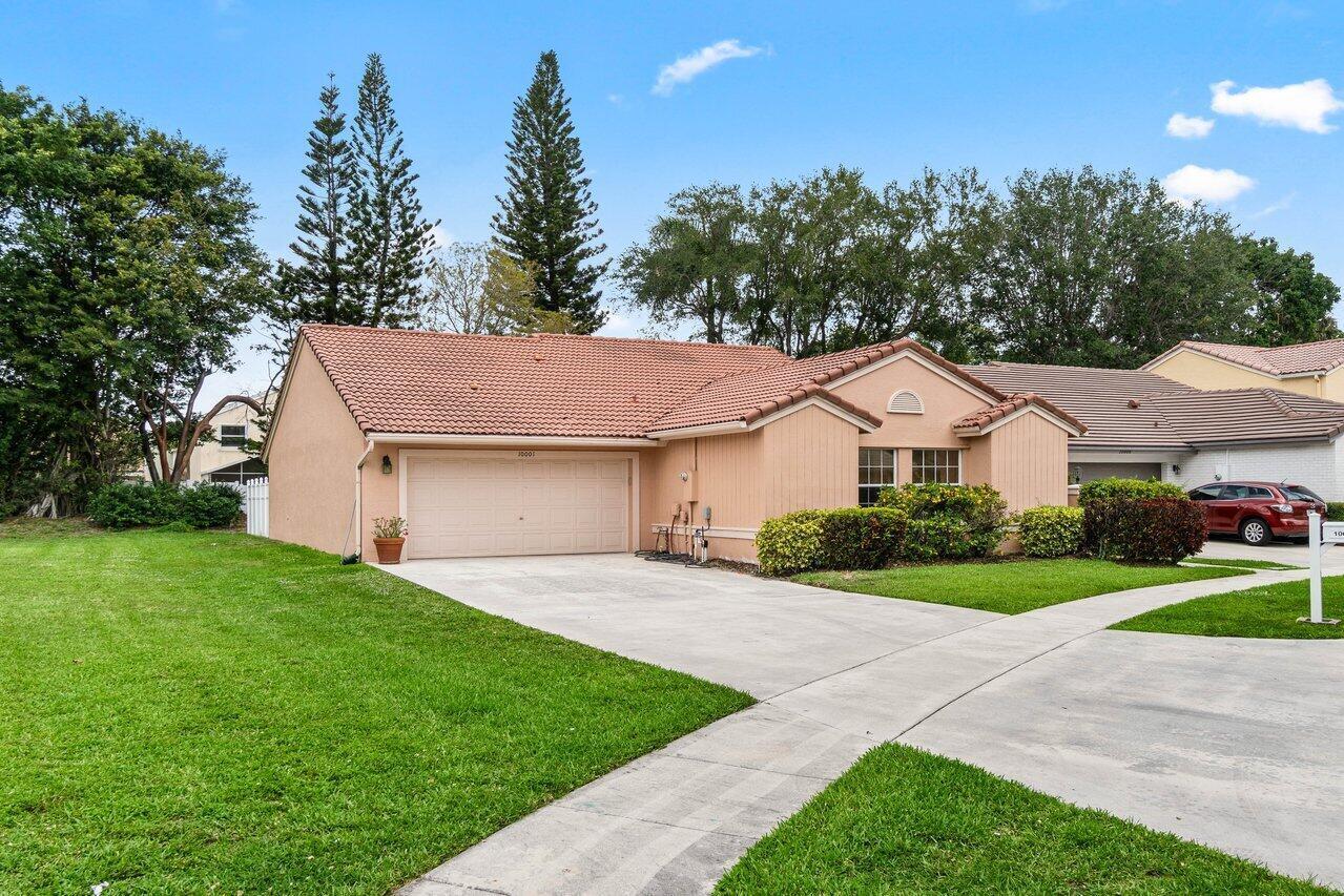 10001 Country Brook Road — Photo 2