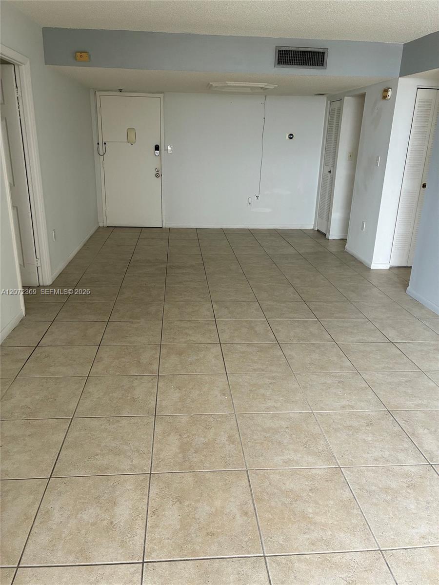 4675 W 18th Ct # 904 — Photo 2