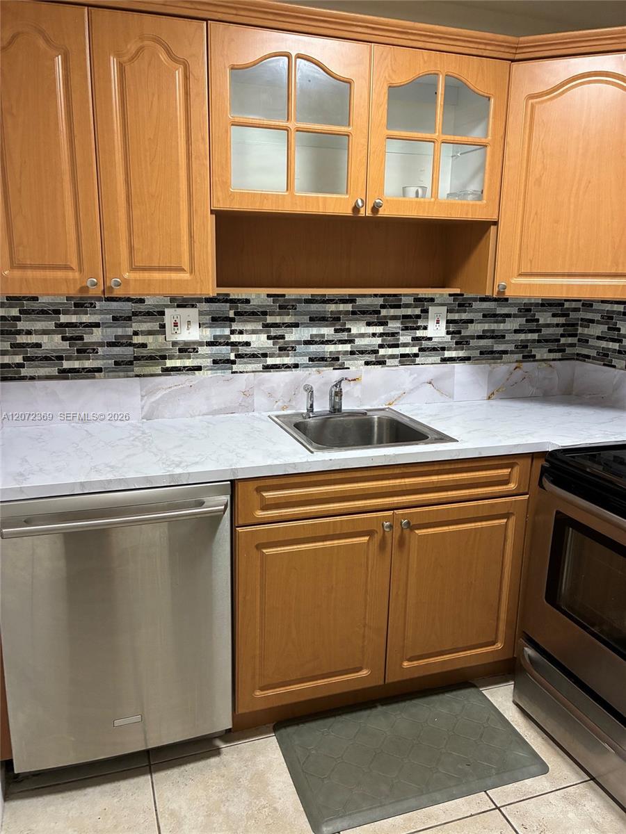 4675 W 18th Ct # 904 — Photo 3