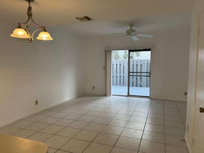 1937 NE 15TH Avenue — Photo 2