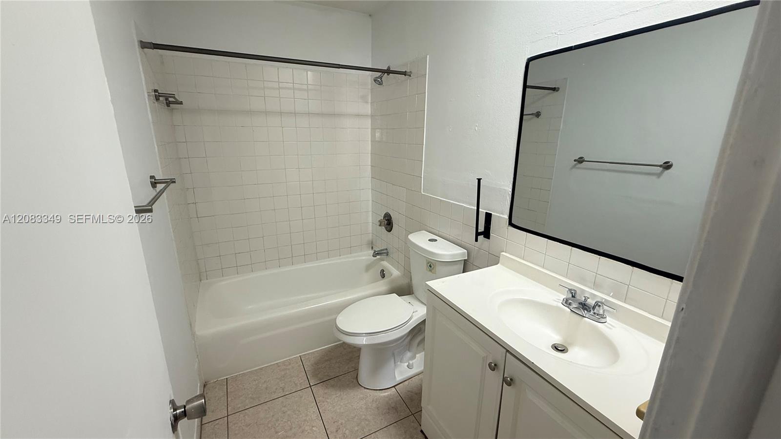 5432 NW 18th Pl # 5432 — Photo 3