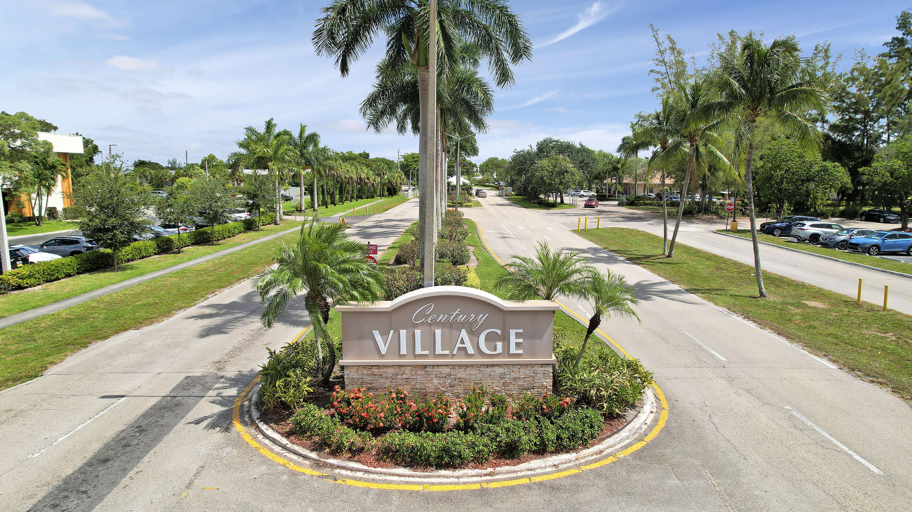 210 Wellington E, West Palm Beach FL 33417