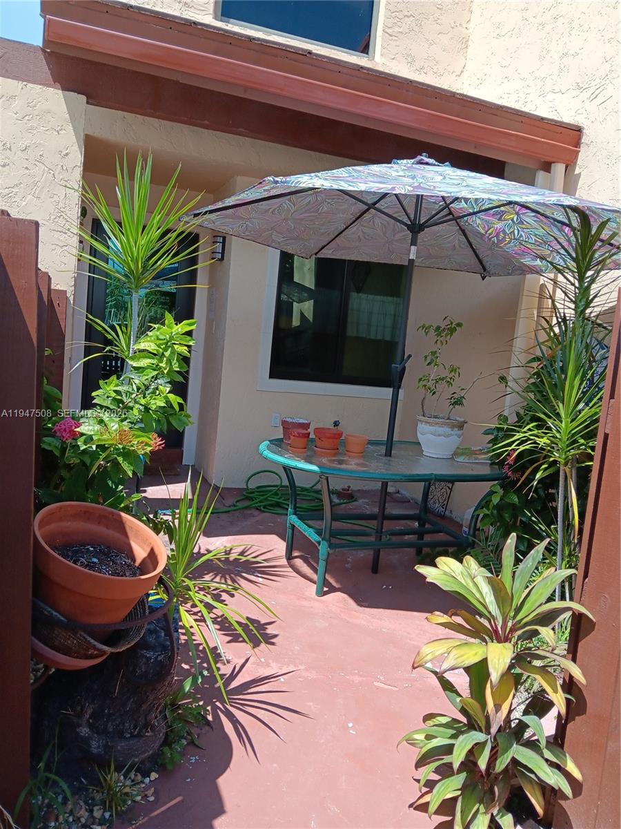 271 W Park Dr # 7, Miami FL 33172