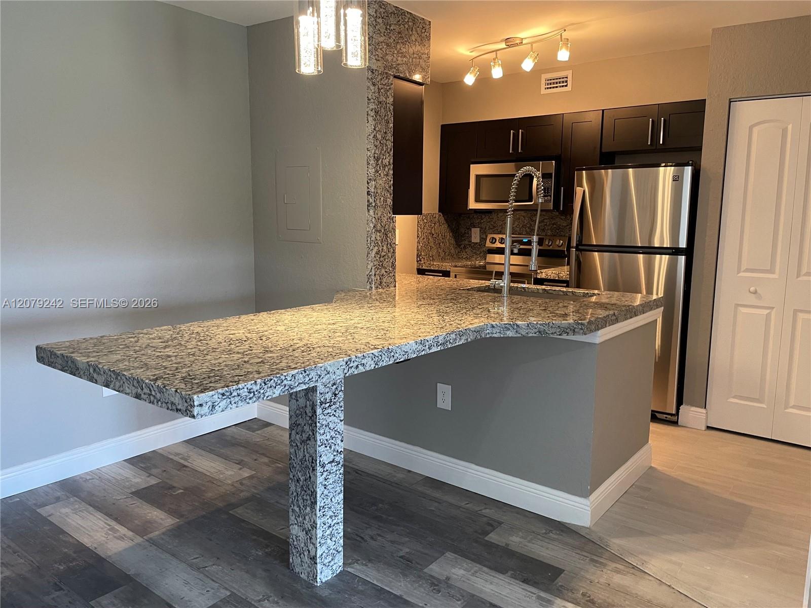 2803 N Oakland Forest Dr # 206 — Photo 3