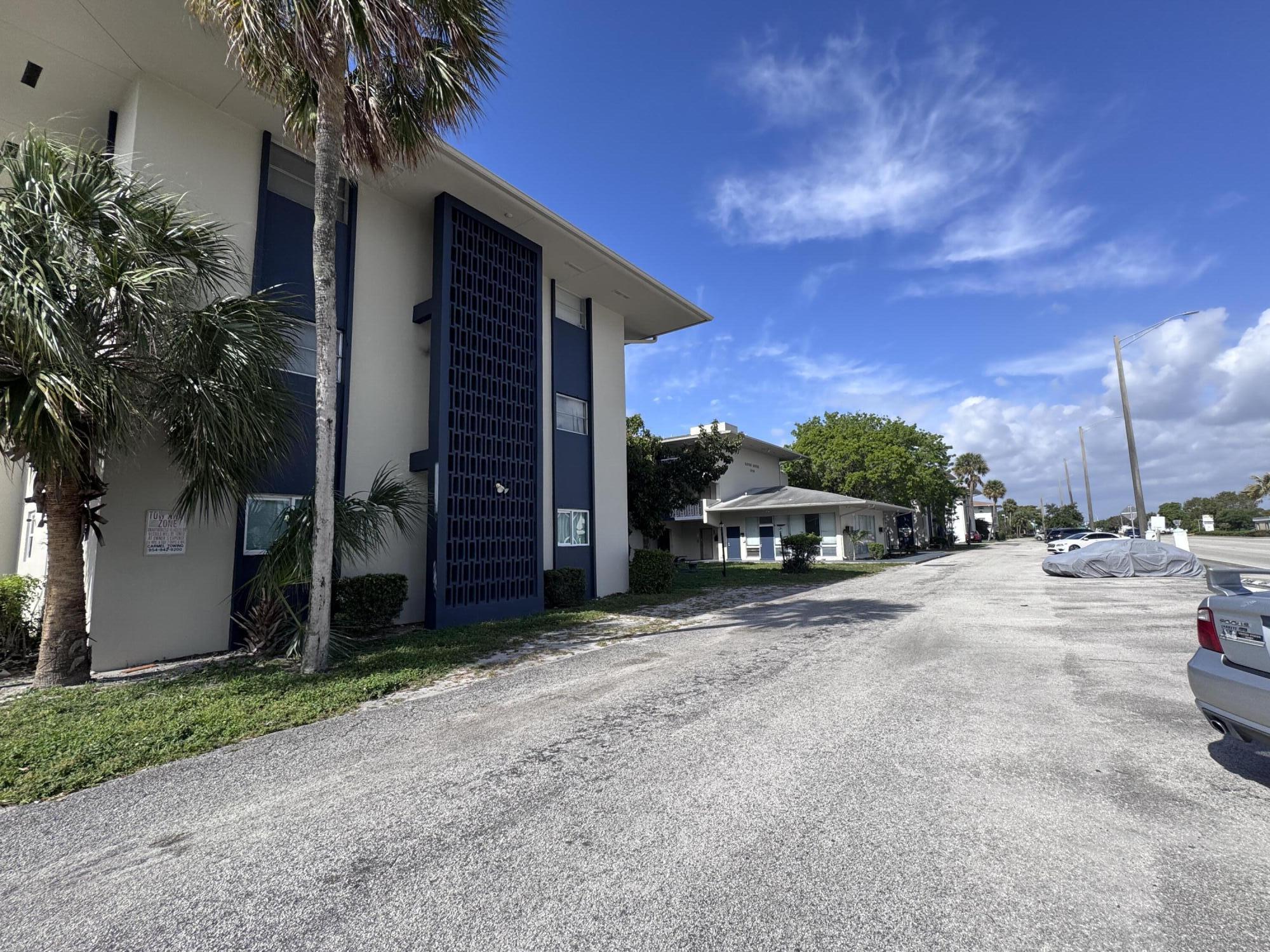 1150 E Sample Road # 204, Pompano Beach FL 33064