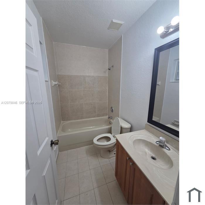 875 SW 6th Pl # 0 — Photo 4