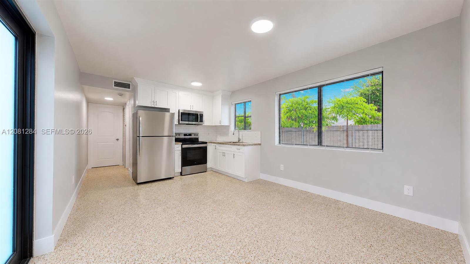 101 W 11th St # 5 — Photo 4