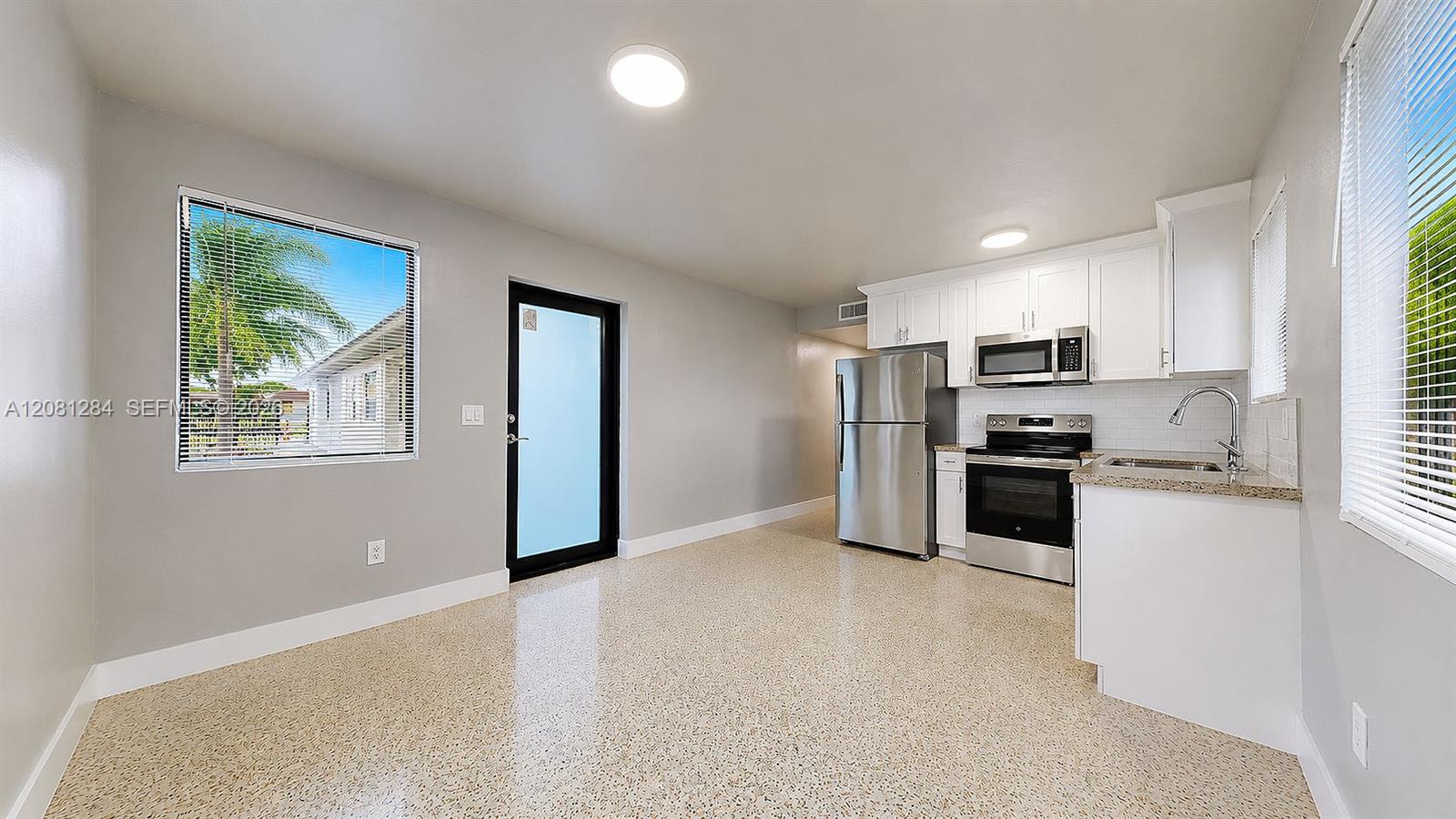 101 W 11th St # 5 — Photo 5