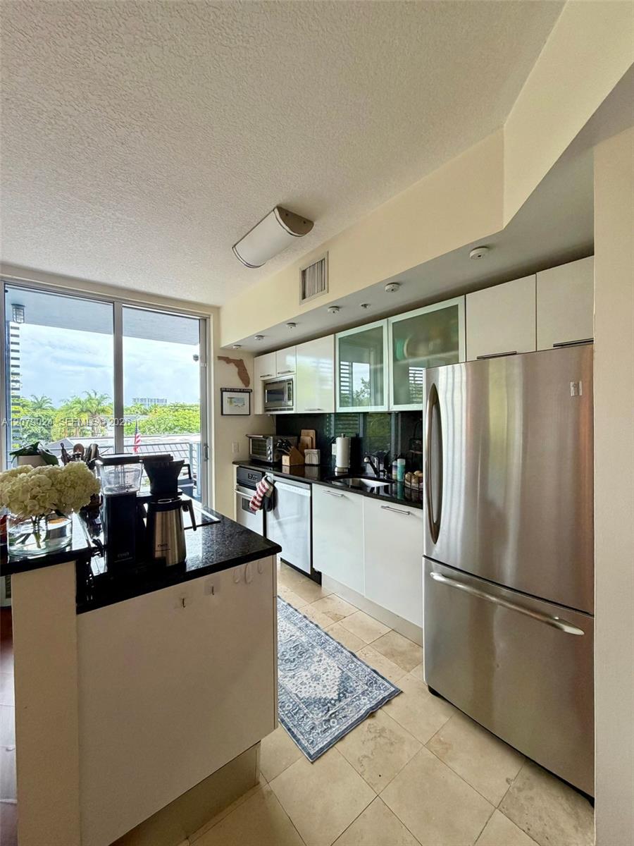 3339 Virginia St # 320 — Photo 4