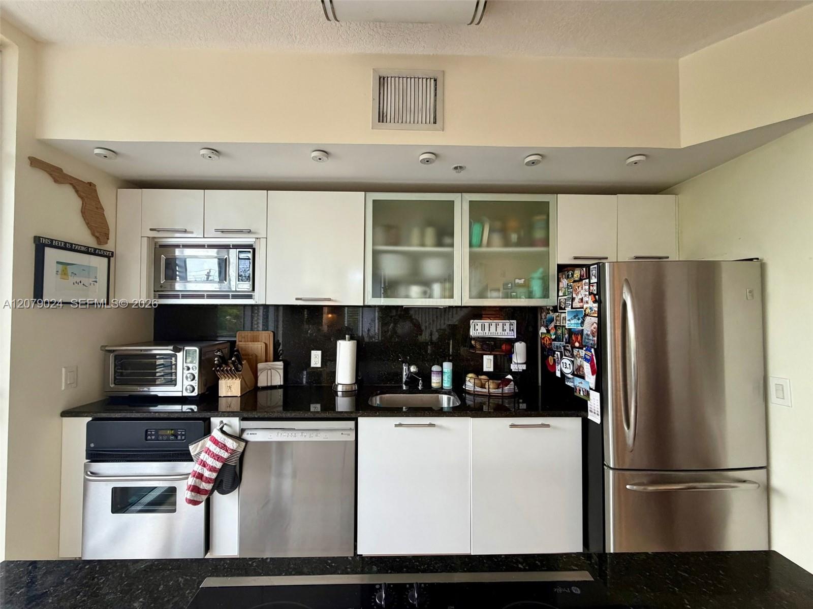 3339 Virginia St # 320 — Photo 5