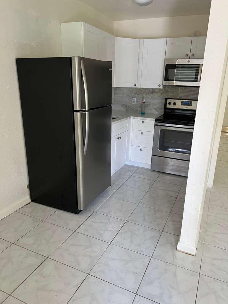 700 NW 3rd Avenue # 8, Fort Lauderdale FL 33311