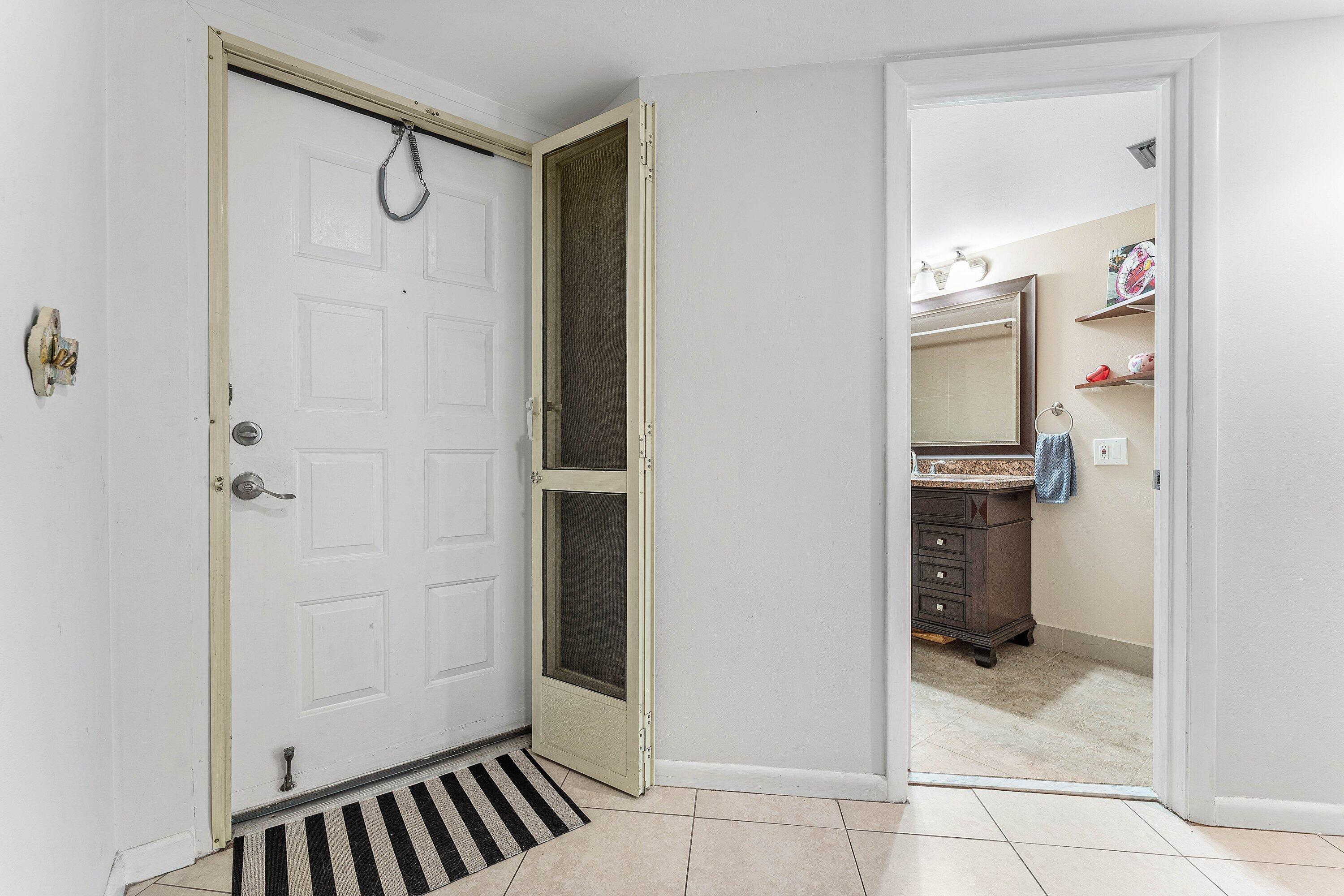5040 ROSE HILL Drive # 206 — Photo 3