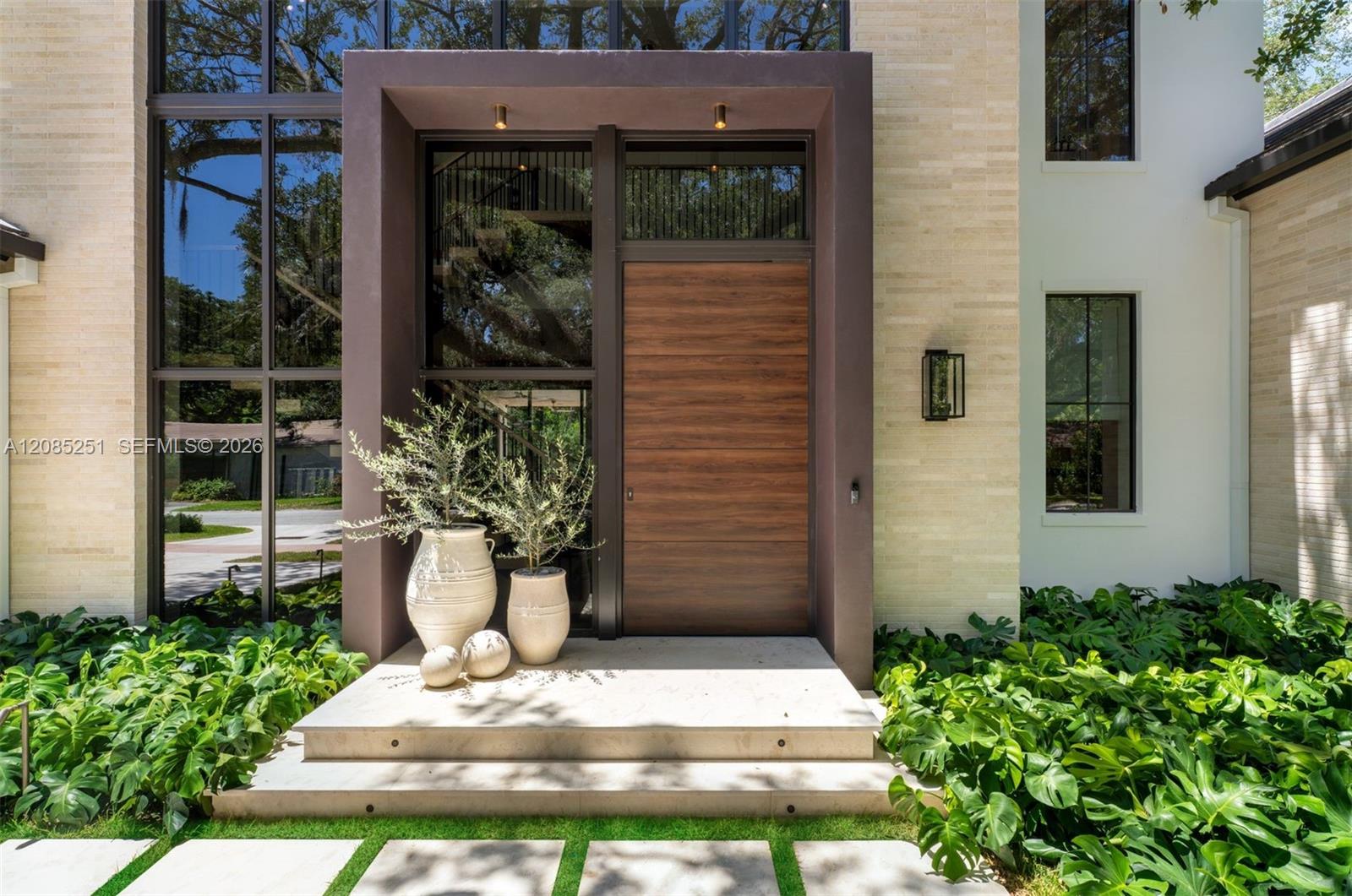 418 Castania Ave — Photo 3