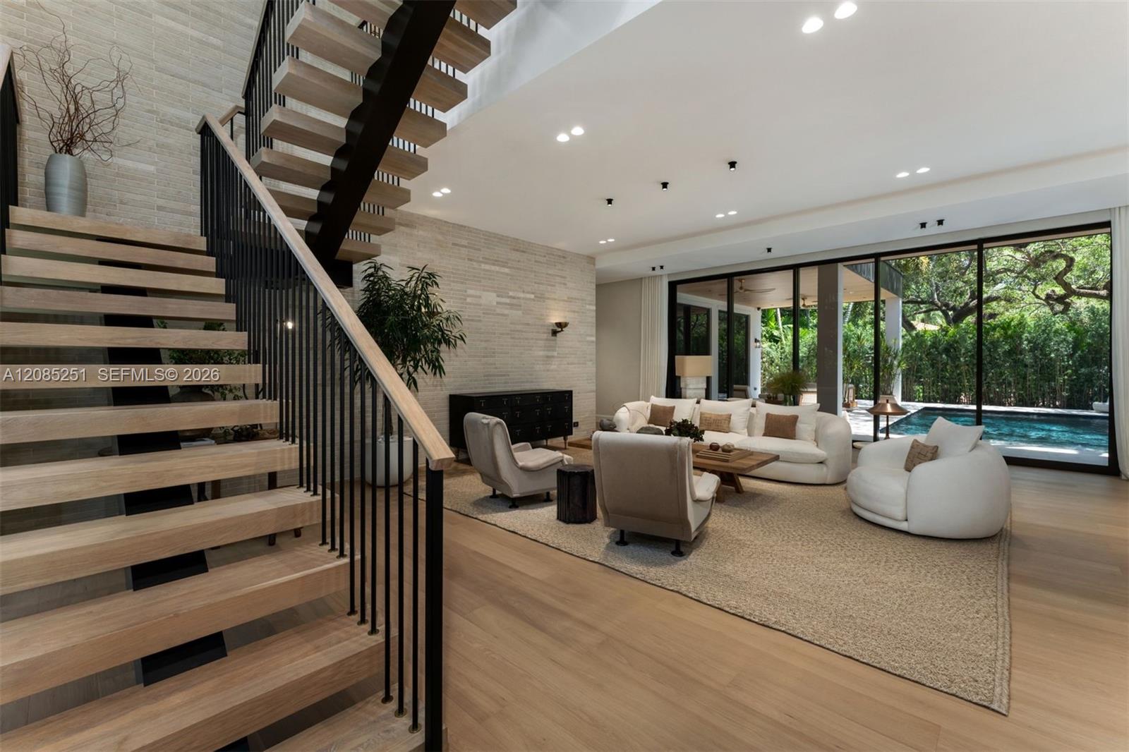 418 Castania Ave — Photo 4