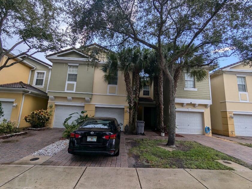 999 Pipers Cay Drive, West Palm Beach FL 33415