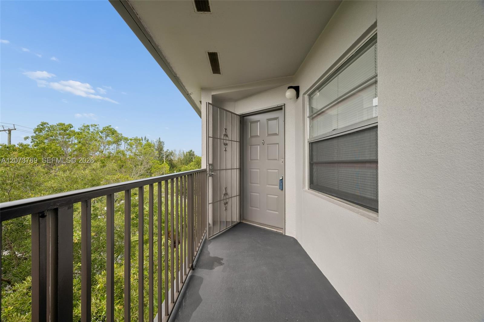12501 SW 14th St # 401R — Photo 2
