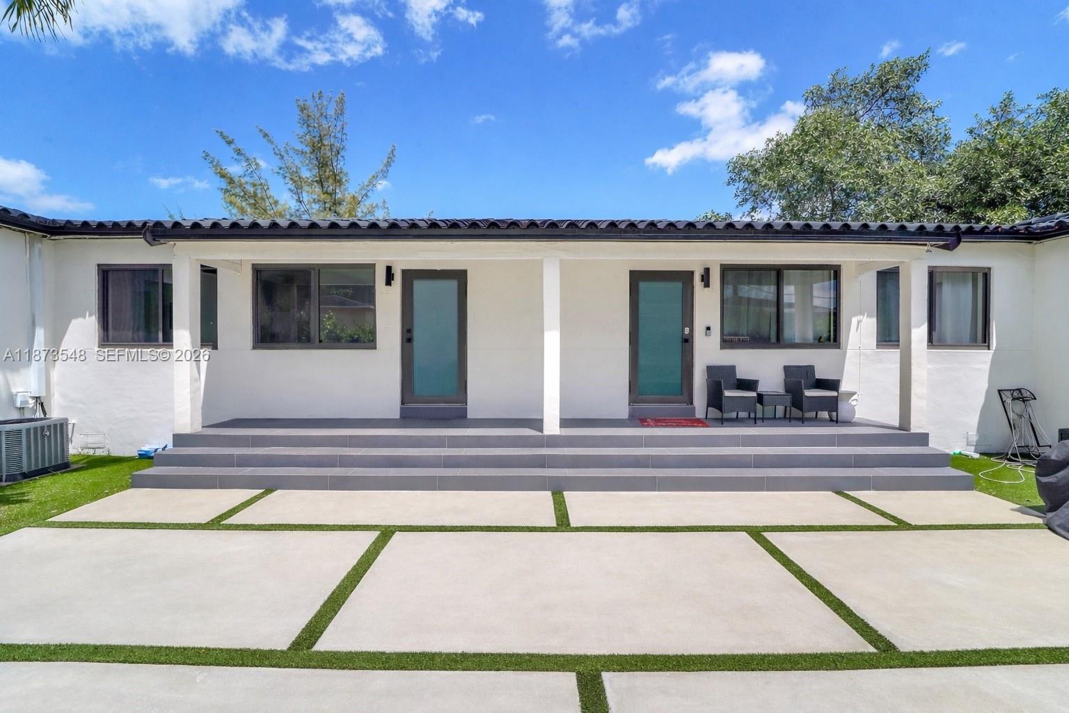 621 SW 33RD AVENUE View 2