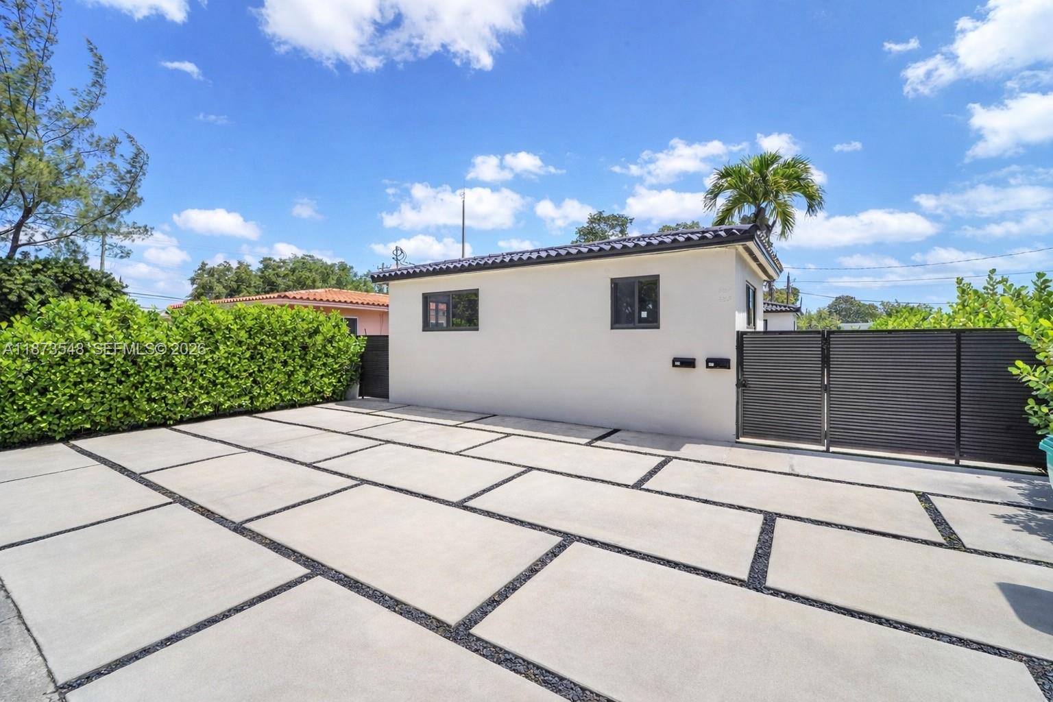 621 SW 33RD AVENUE View 4