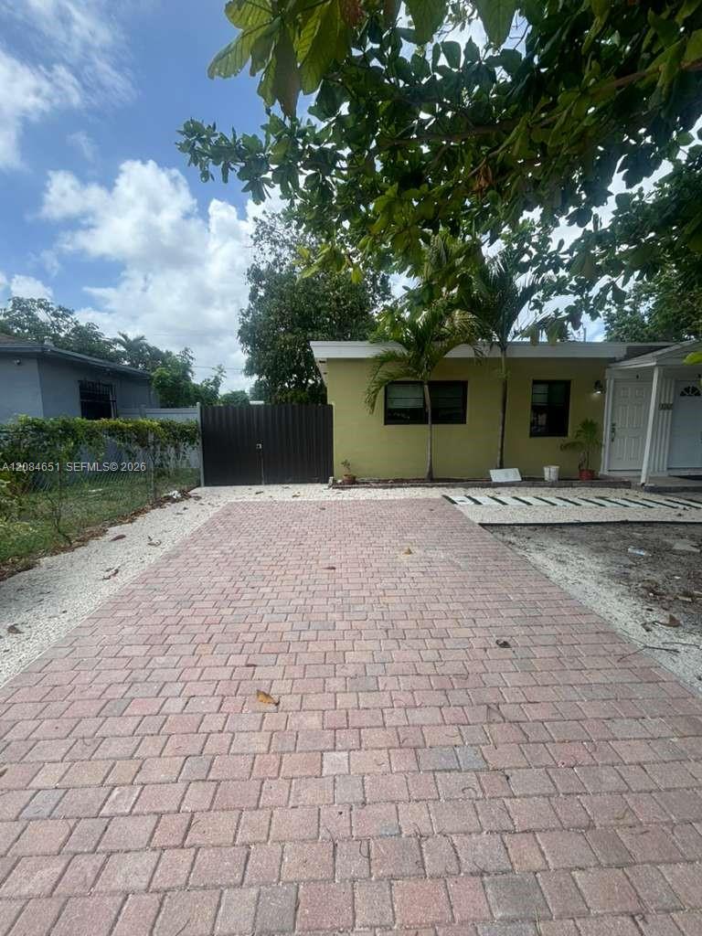 1167 NW 112th St # A — Photo 2