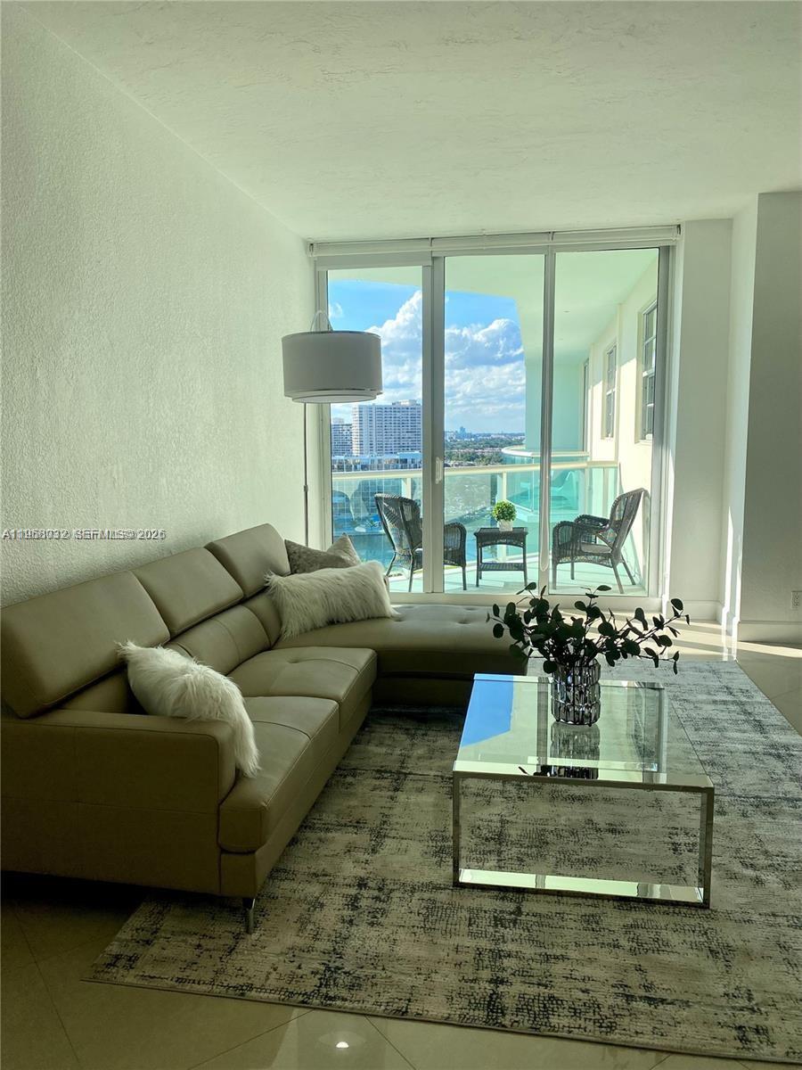 3801 S Ocean Dr — Photo 4