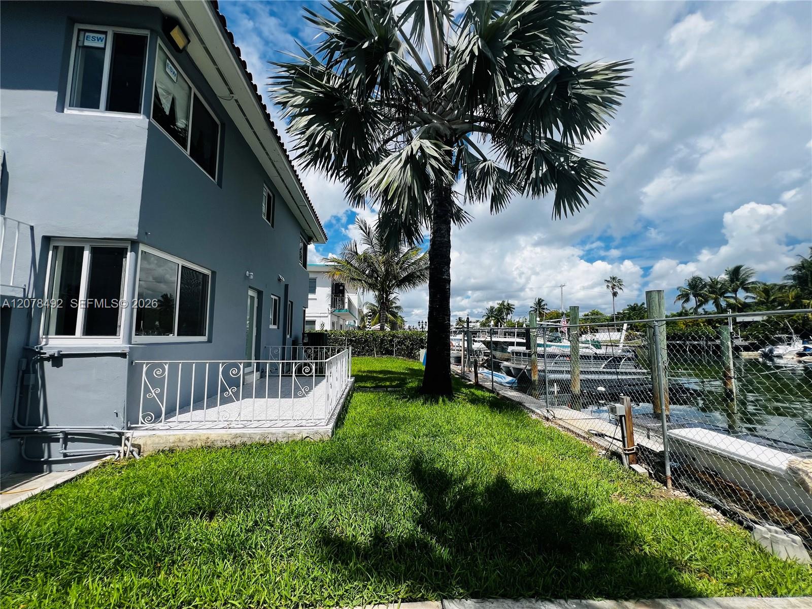2045 Calais Dr # 6 — Photo 3