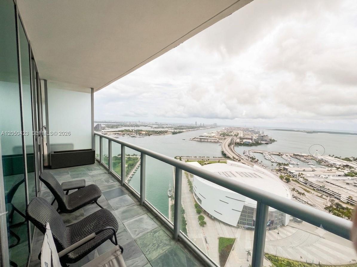 888 Biscayne Blvd # 4005, Miami FL 33132