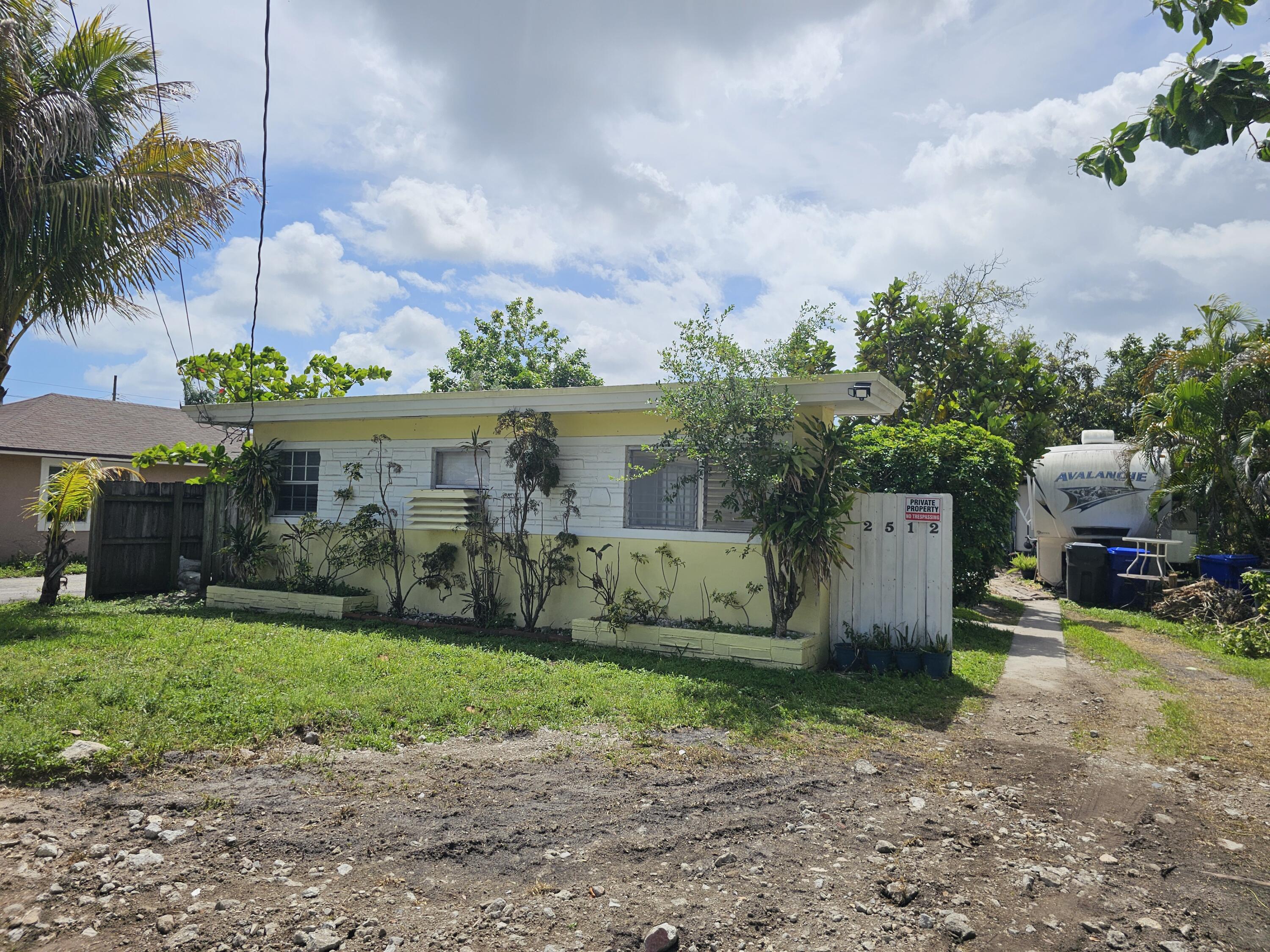 2512 Arthur Street — Photo 3