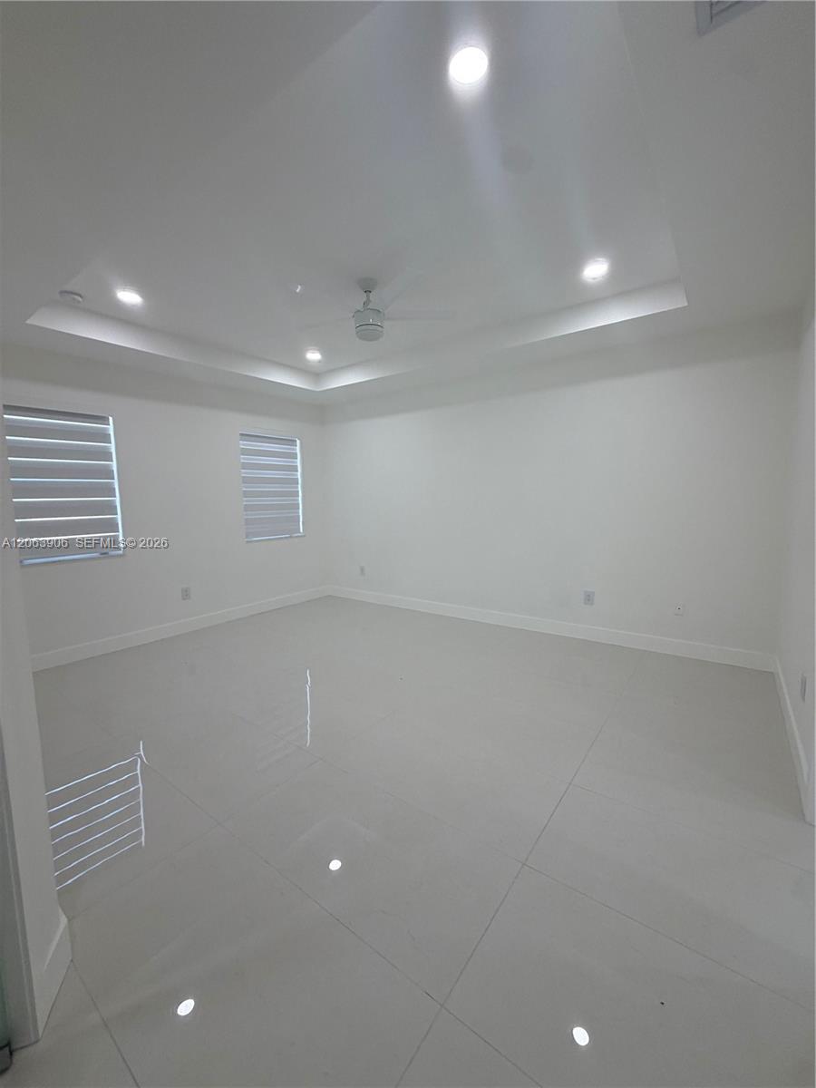18435 SW 136th Ave — Photo 2
