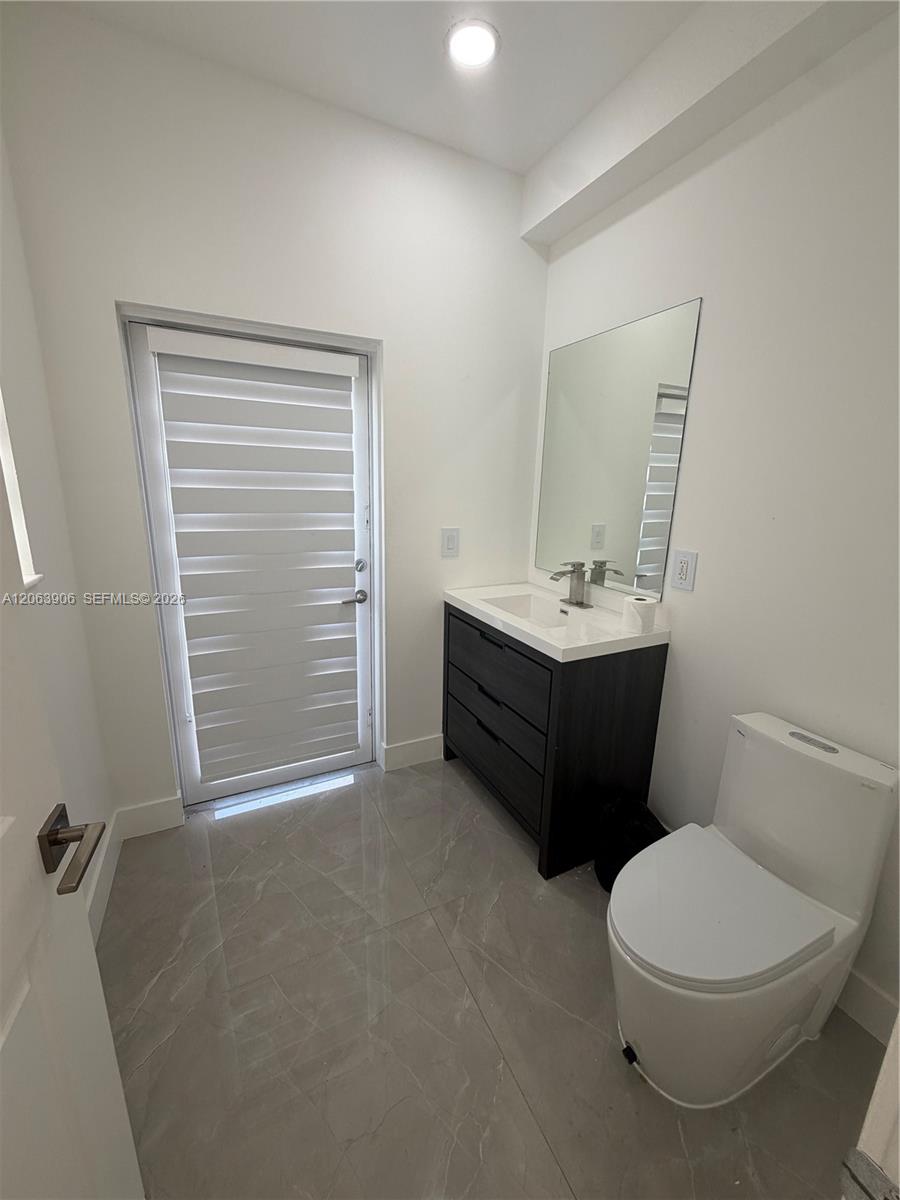 18435 SW 136th Ave — Photo 5