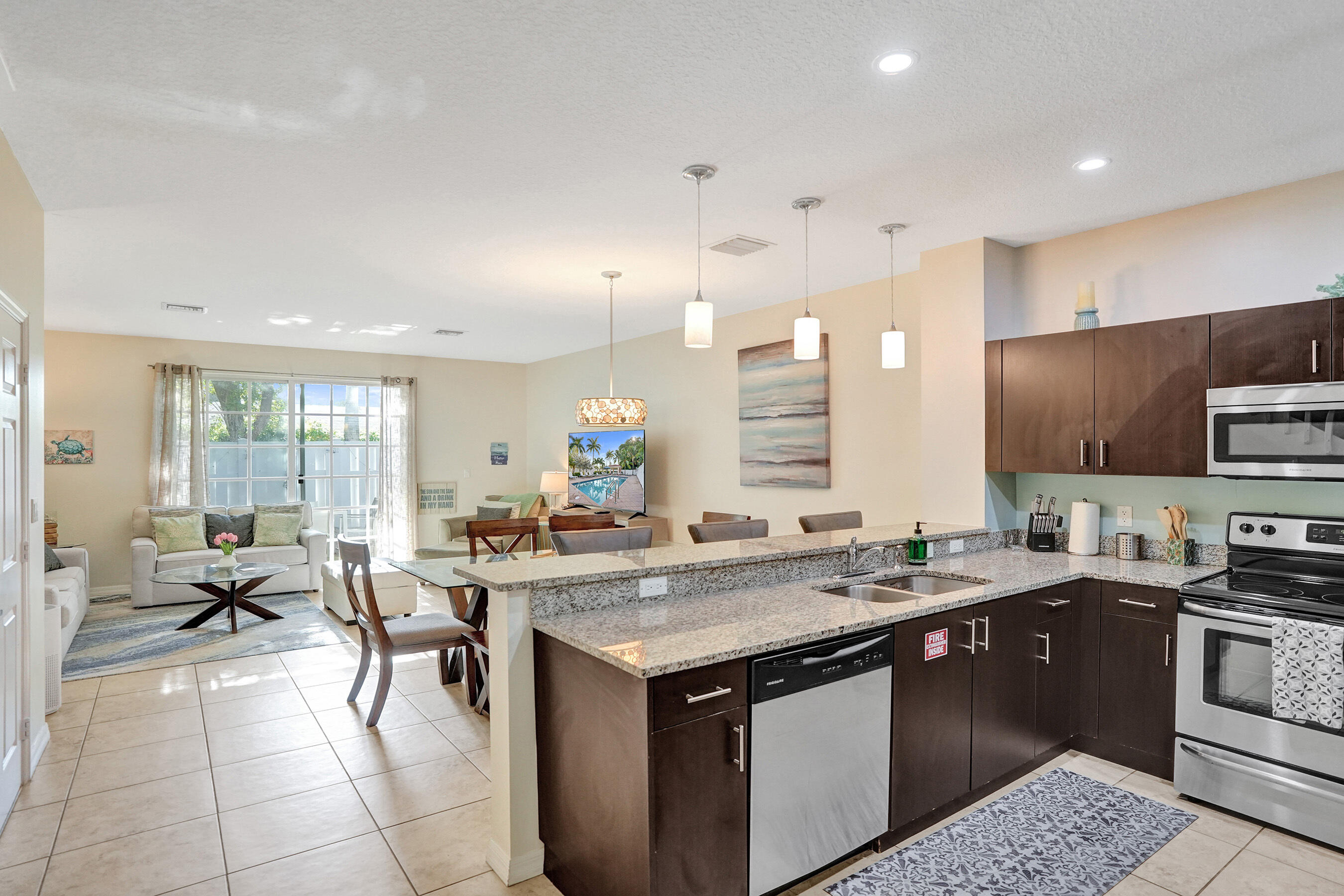 2353 SE 5TH Street # 2353 — Photo 3