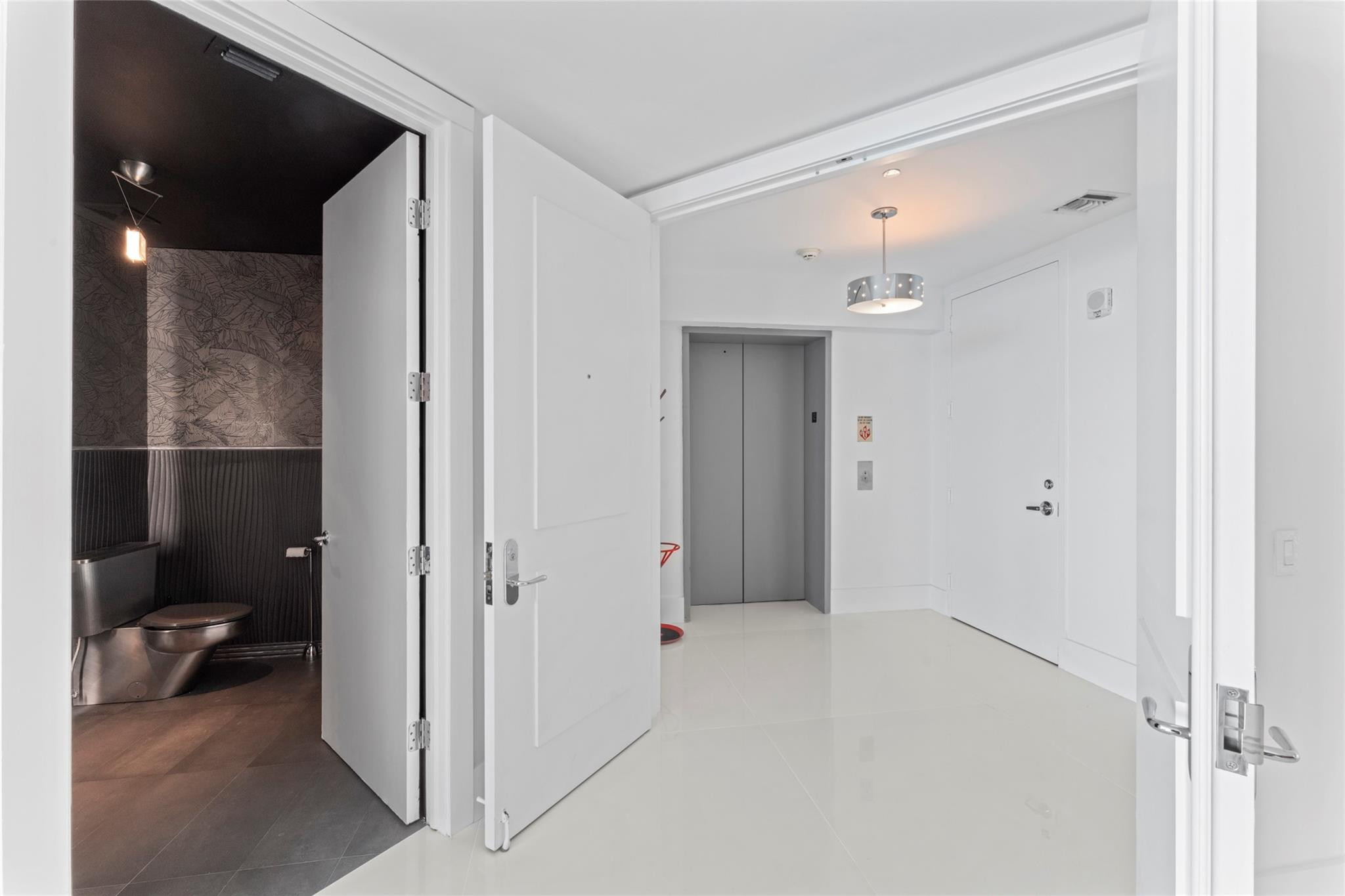 5959 COLLINS Avenue # 1203 — Photo 3