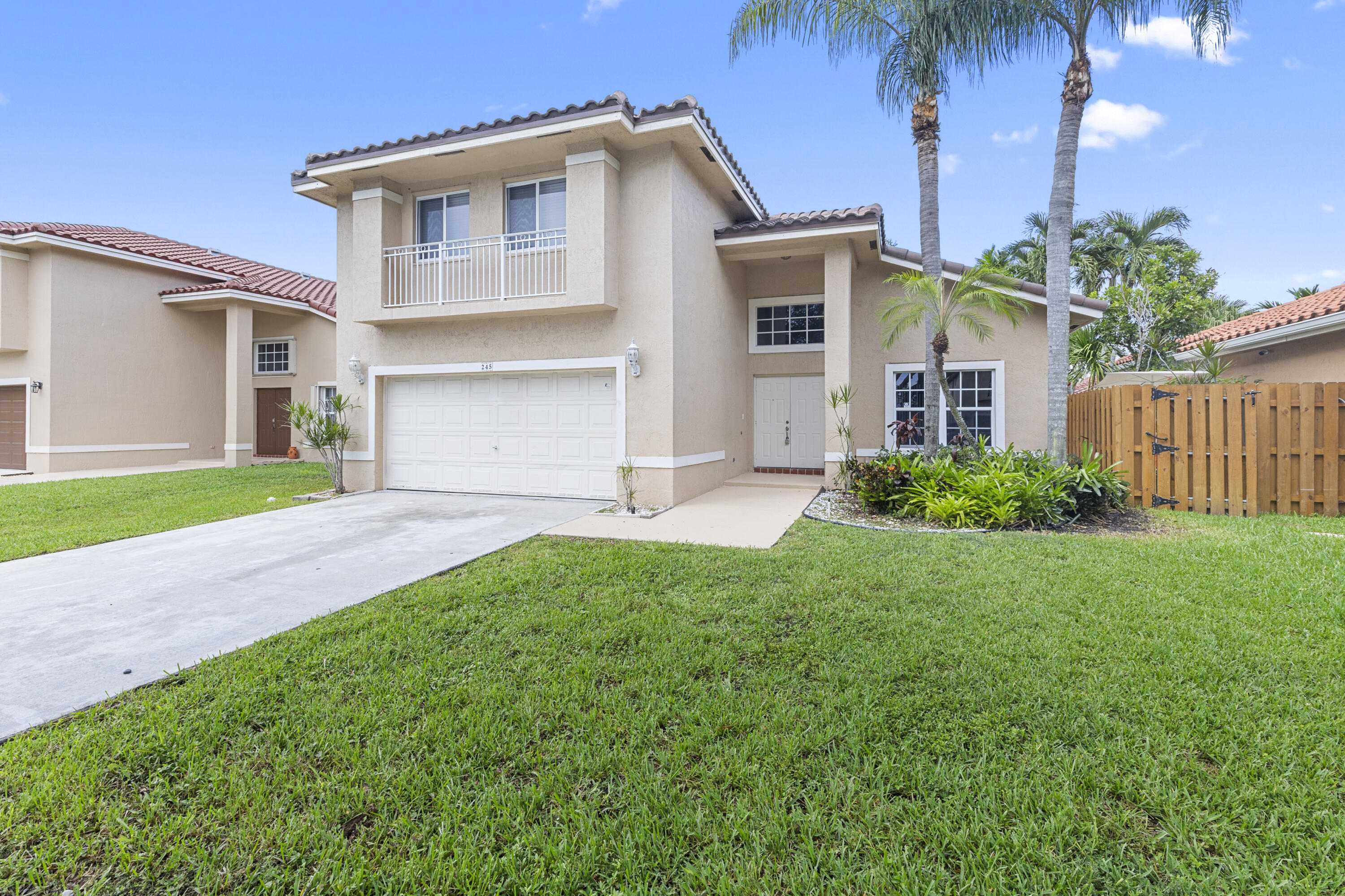 245 Via Milan Terrace, Davie FL 33325