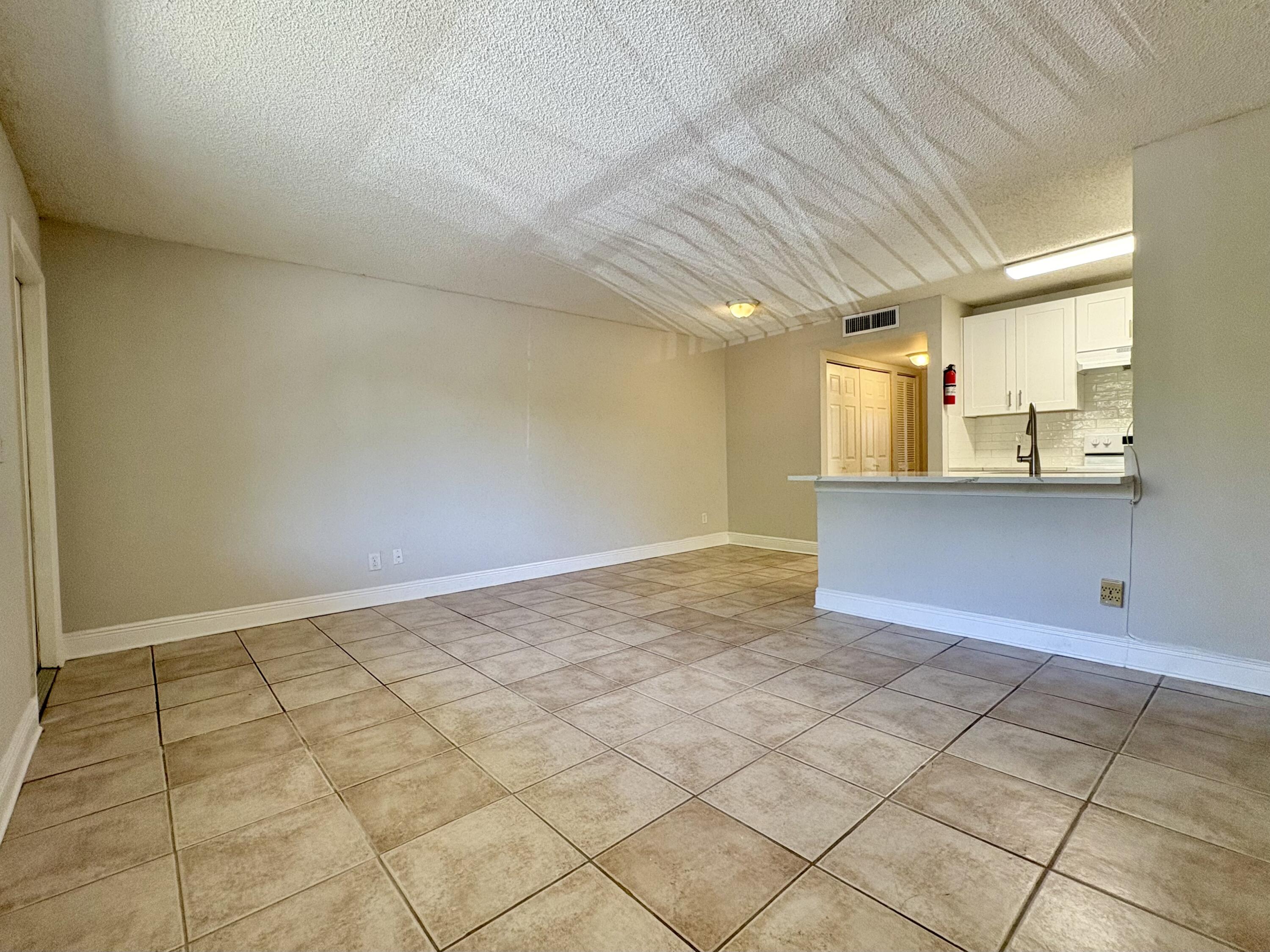 1830 W Meadows Circle # 1830 — Photo 3