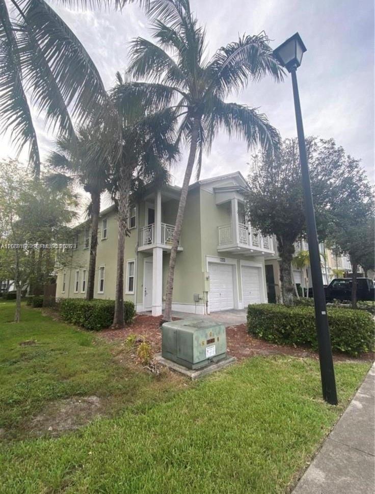 7414 NW 107th Ct — Photo 3